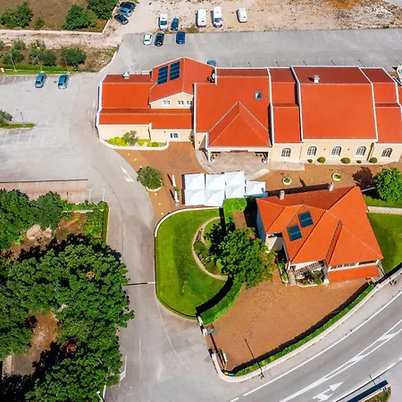 Guest Atrium Gulin Bed & Breakfast