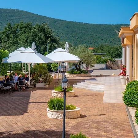 Guest Atrium Gulin Bed & Breakfast 4*