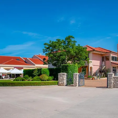 Guest Atrium Gulin 4* Lozovac