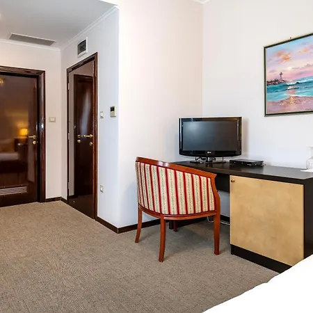 Guest Atrium Gulin 4*