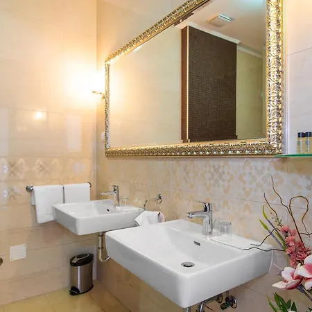 Bed & Breakfast Guest Atrium Gulin