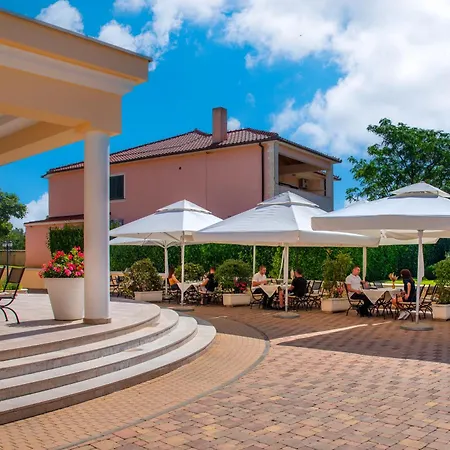 Guest Atrium Gulin 4* Lozovac