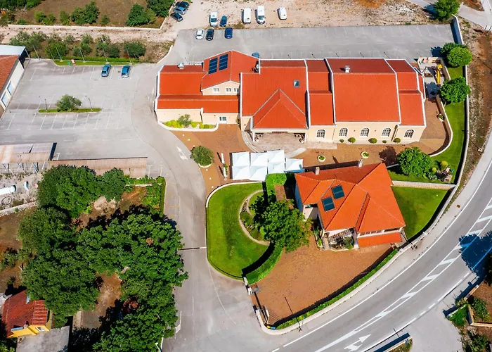 Guest Atrium Gulin Bed & Breakfast