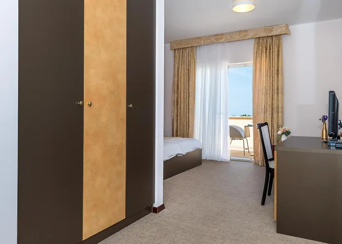 Guest Atrium Gulin 4*