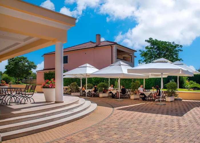 Guest Atrium Gulin 4* Lozovac